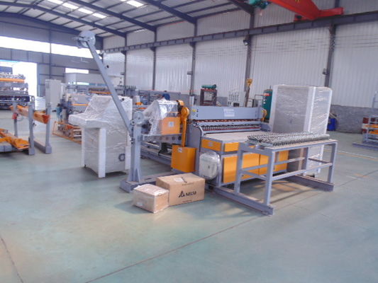 Điều khiển số Máy làm lưới dây gà 4000mm với hệ thống Servo