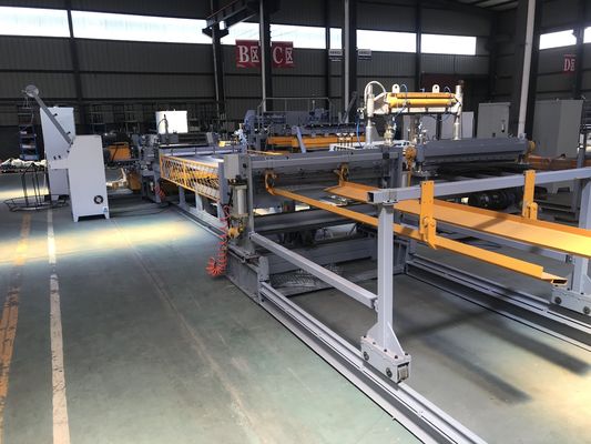 Máy làm lưới gà 3 lớp 250A với thiết bị phát hiện